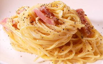 乾塩ベーコンのカルボナーラ